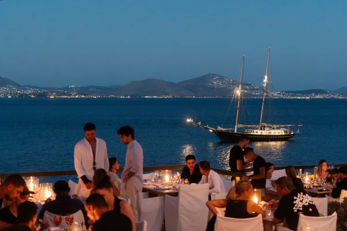 Island Restaurant dining room
